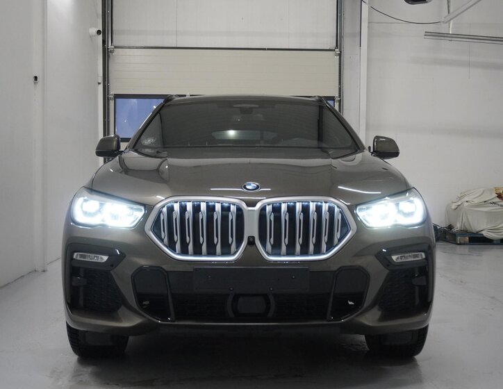 BMW X6 SUV 3,0 l 250 kw