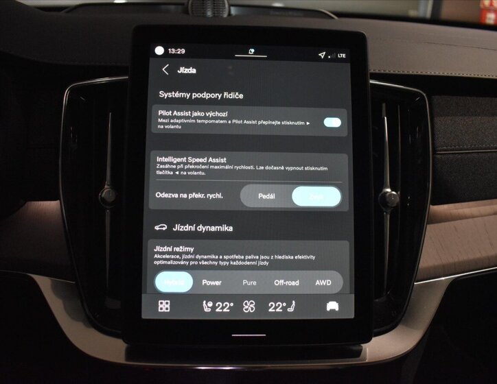 Volvo XC90 SUV / Terénní 2,0 l 228 kw