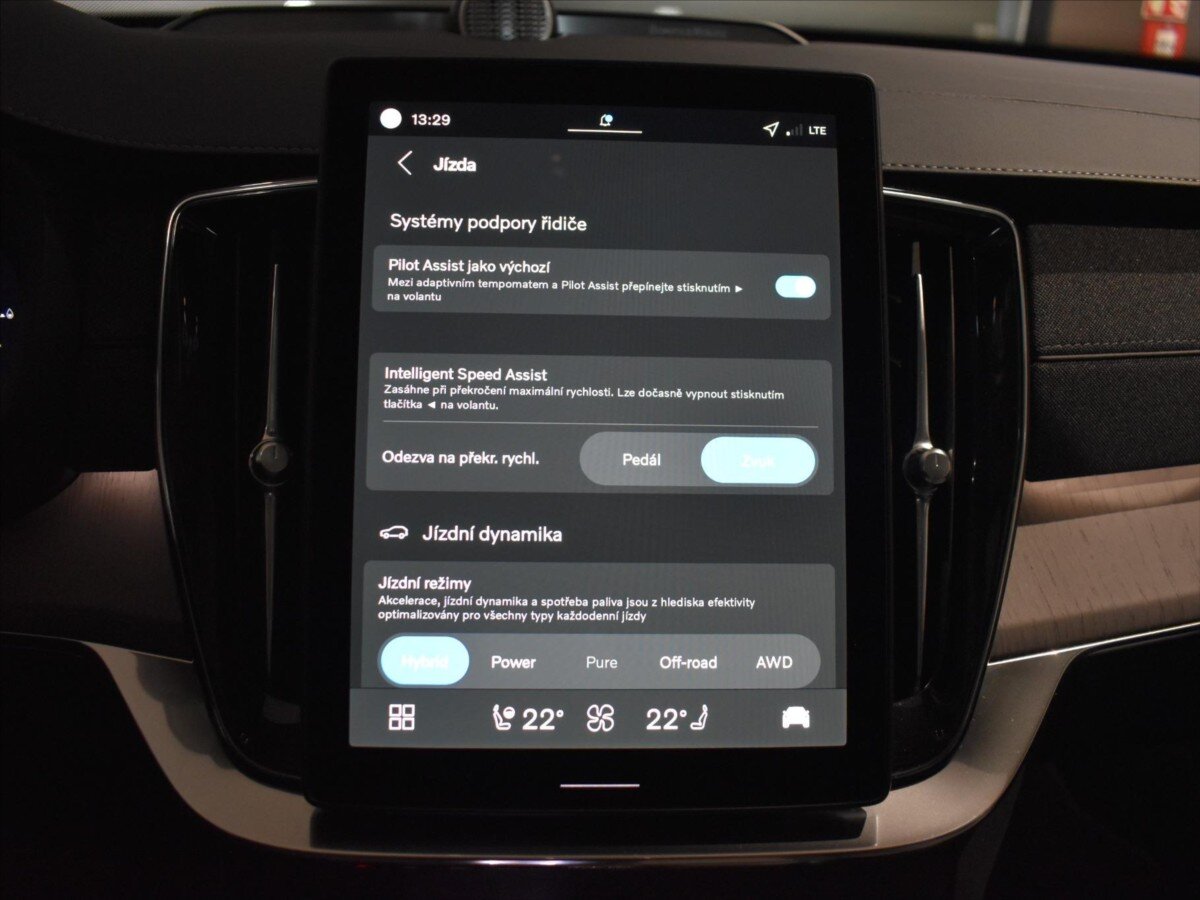 Volvo XC90 SUV / Terénní 2,0 l 228 kw