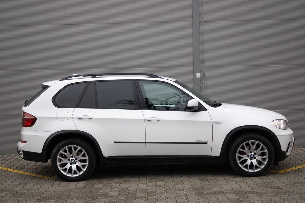 BMW X5 SUV 3,0 l 180 kw