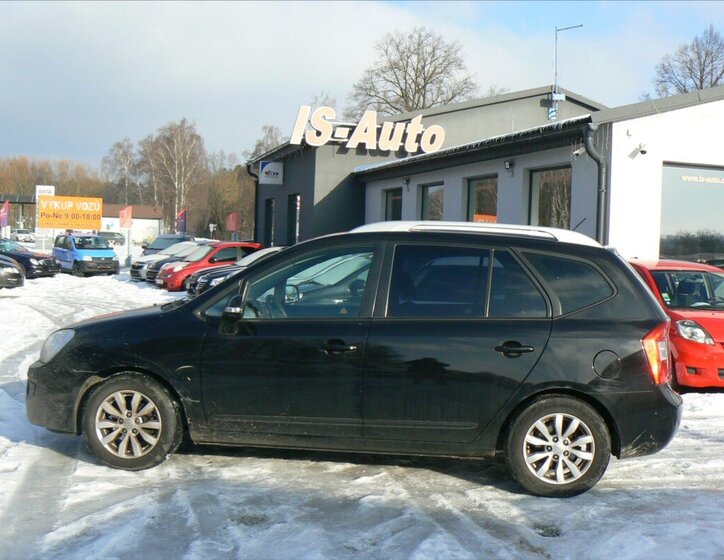 KIA Carens Hatchback 1,6 l 94 kw