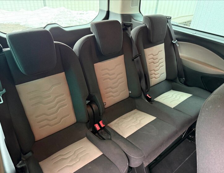 Ford Tourneo Custom MPV 2,2 l 92 kw