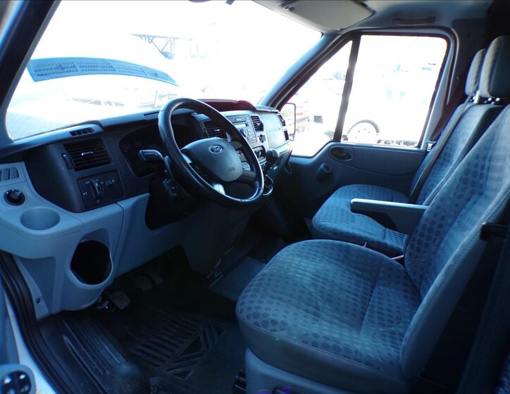 Ford Transit Skříň 2,2 l 92 kw