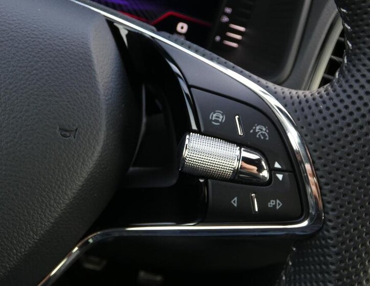 Škoda Karoq SUV / Terénní 1,5 l 110 kw