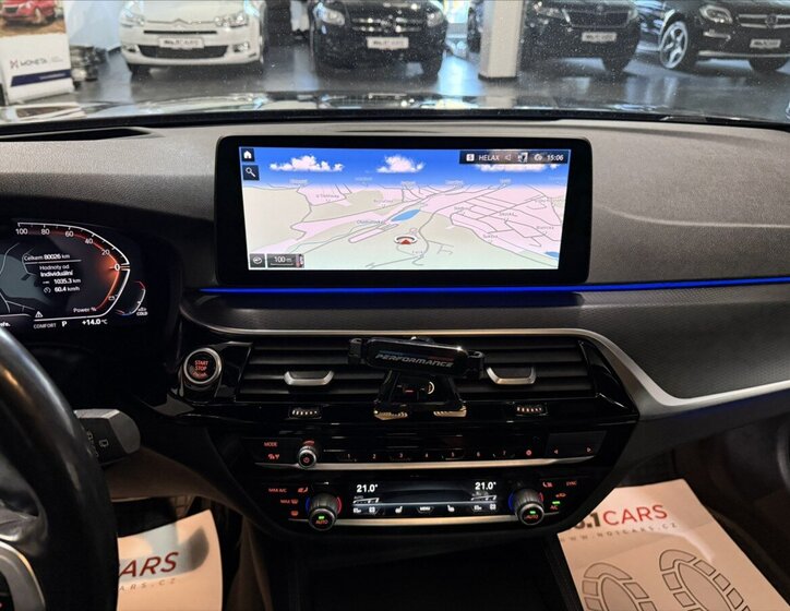 BMW Řada 5 Kombi 3,0 l 210 kw