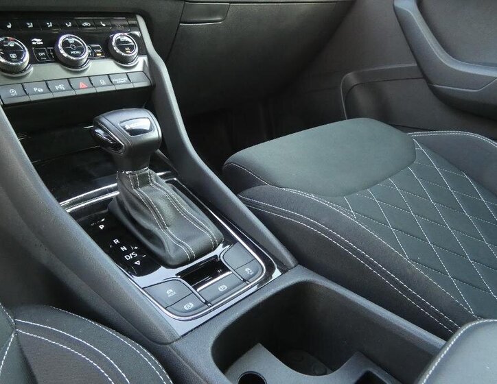 Škoda Karoq SUV / Terénní 1,5 l 110 kw
