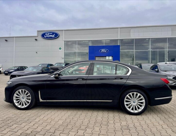 BMW Řada 7 Ostatní 4,4 l 390 kw