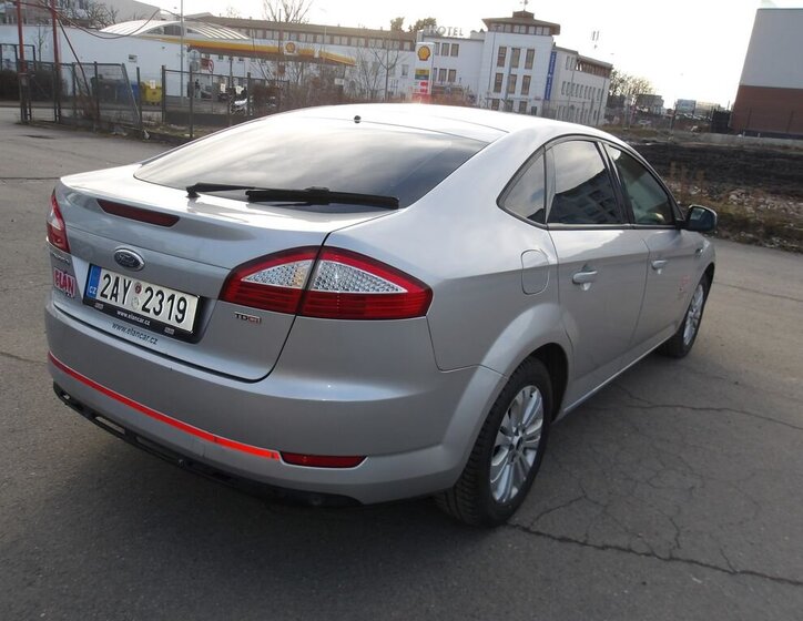 Ford Mondeo Hatchback 2,0 l 103 kw