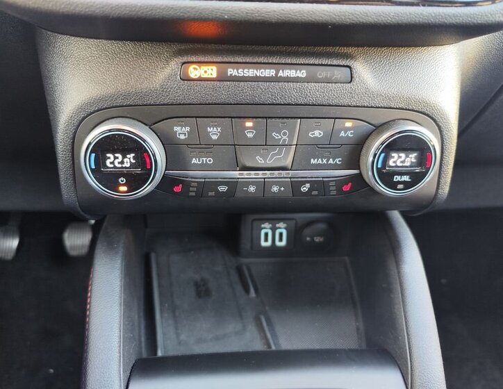 Ford Kuga SUV 1,5 l 110 kw