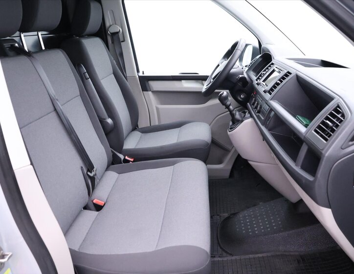 Volkswagen Transporter Skříň 2,0 l 75 kw