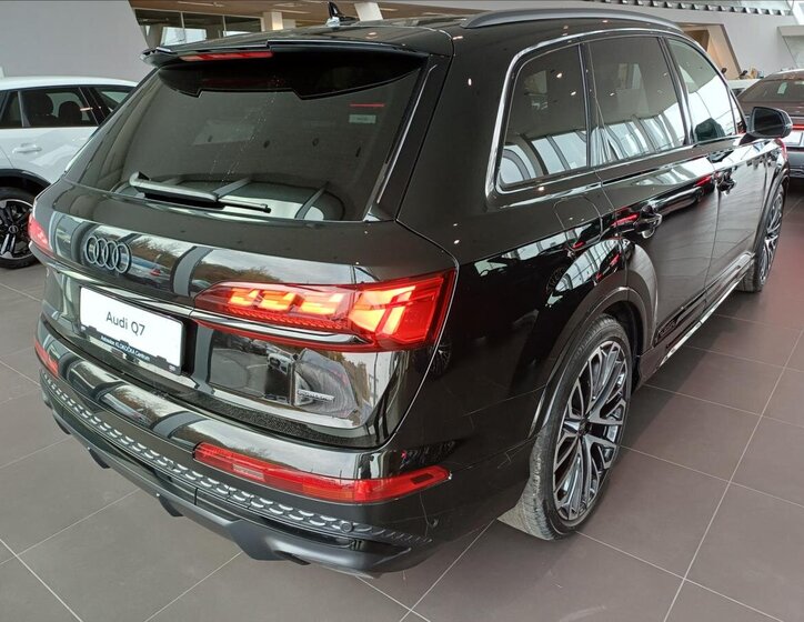 Audi Q7 5