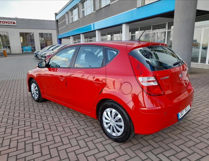 Hyundai i30 Hatchback 1,4 l 80 kw