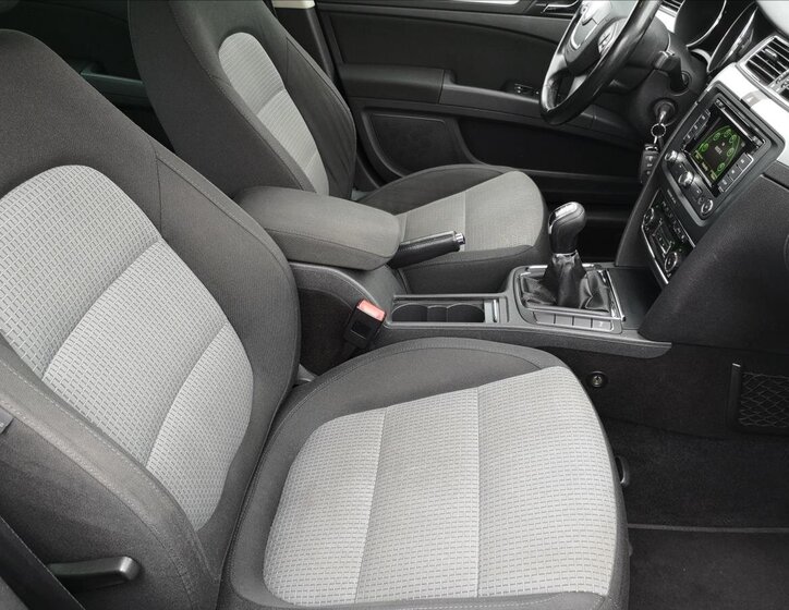 Škoda Superb Sedan / Limuzína 2,0 l 147 kw