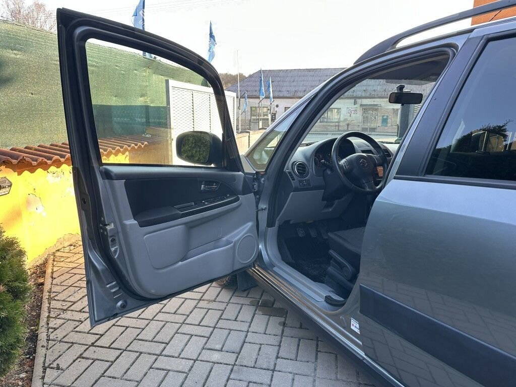 Suzuki SX4 Hatchback 1,6 l 88 kw