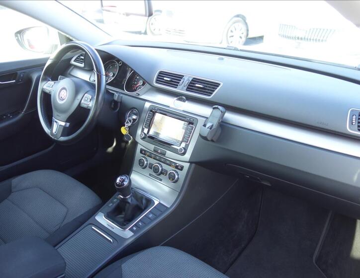 Volkswagen Passat 11