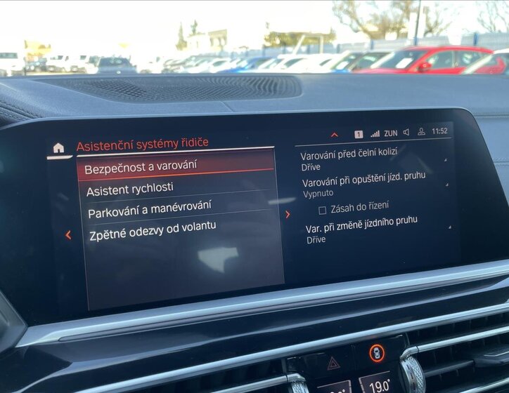 BMW X7 SUV / Terénní 3,0 l 195 kw