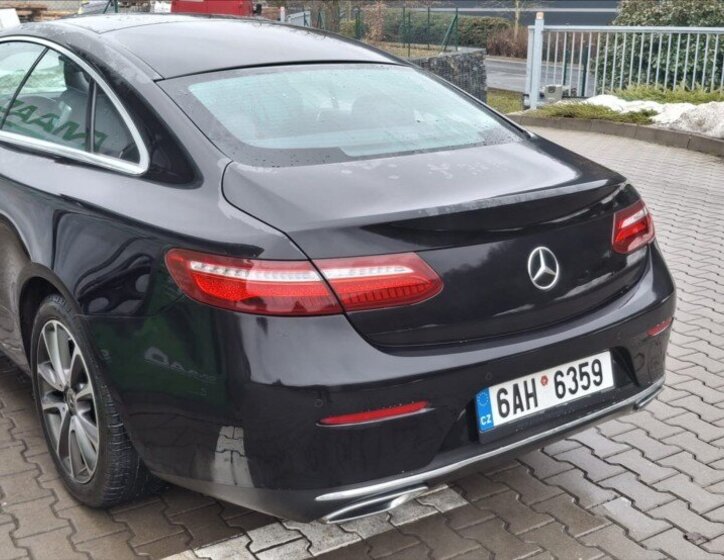 Mercedes-Benz Třídy E Kupé 2,0 l 143 kw