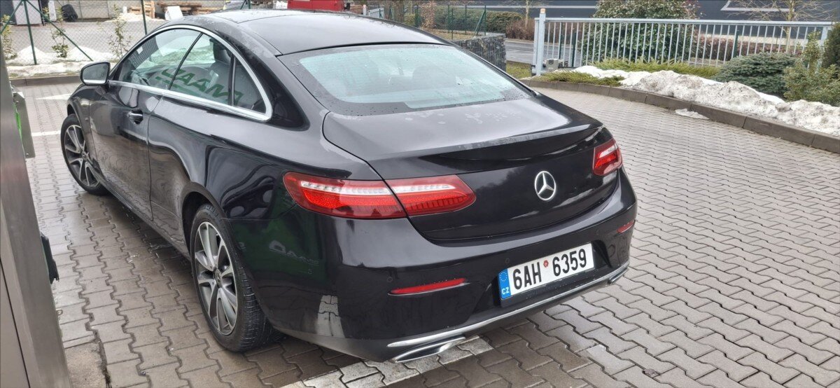 Mercedes-Benz Třídy E Kupé 2,0 l 143 kw