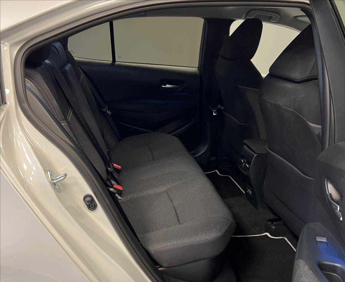 Toyota Corolla Sedan / Limuzína 1,8 l 72 kw