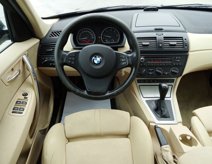 BMW X3 7