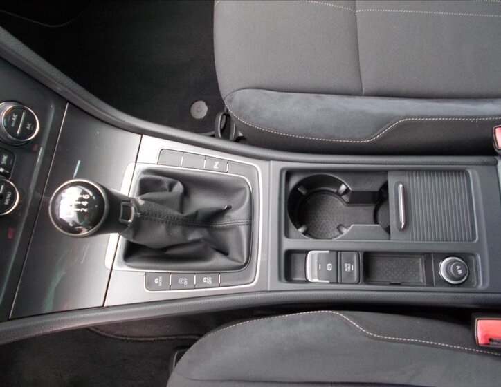 Volkswagen Golf Kombi 1,6 l 81 kw