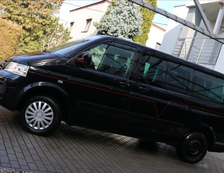 Volkswagen Multivan MPV 2,5 l 128 kw