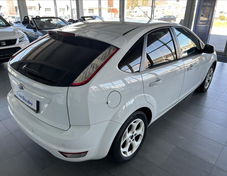 Ford Focus Hatchback 1,6 l 74 kw