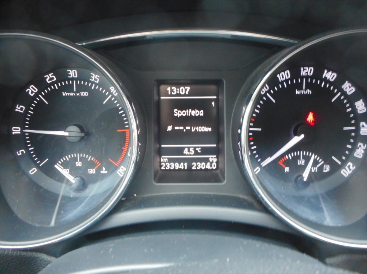 Škoda Superb Kombi 2,0 l 103 kw