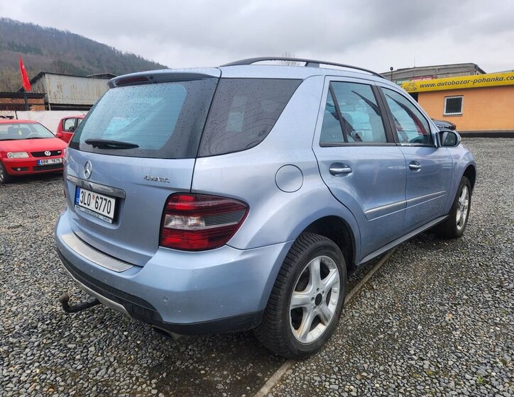 Mercedes-Benz Třídy M SUV / Terénní 3,5 l 200 kw