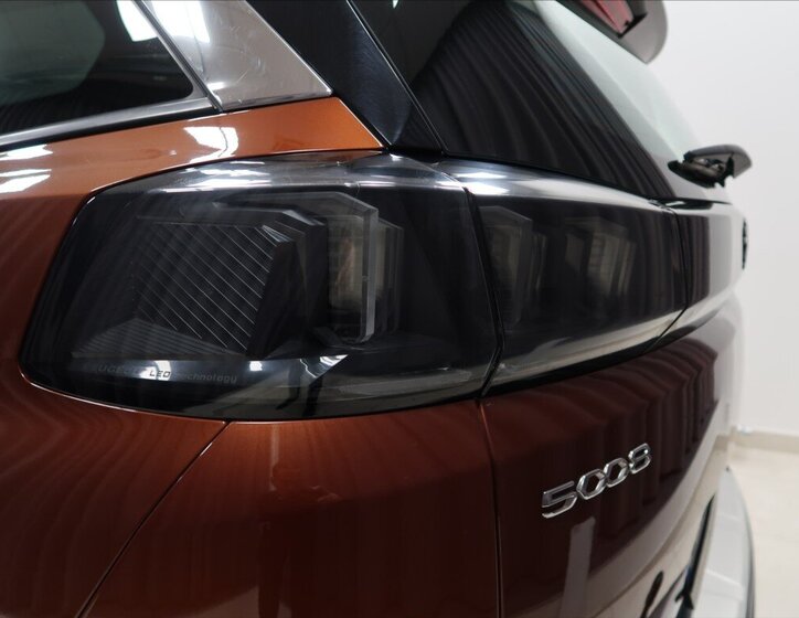 Peugeot 5008 MPV 1,5 l 96 kw