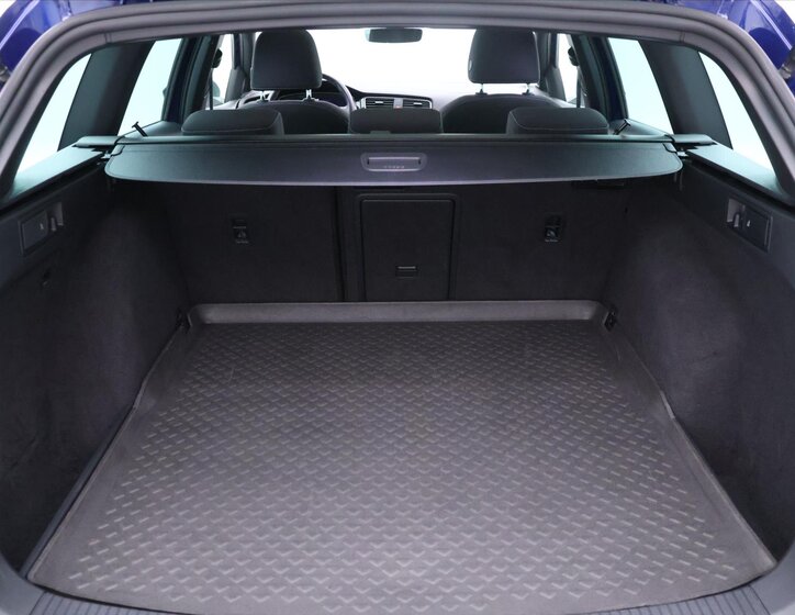 Volkswagen Golf Kombi 2,0 l 228 kw