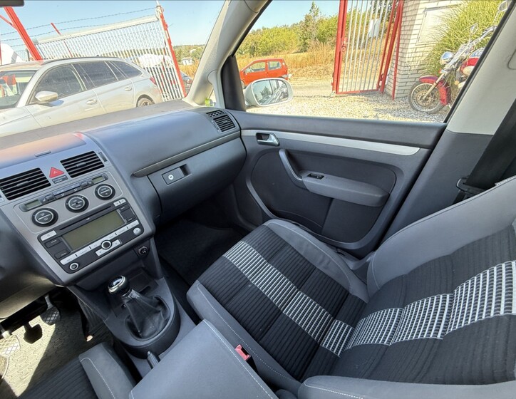 Volkswagen Touran 17