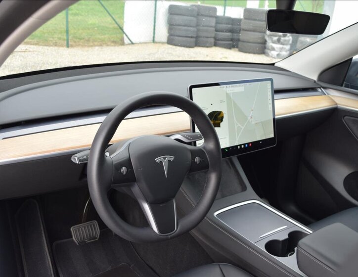 Tesla Model Y SUV / Terénní 0,0 378 kw