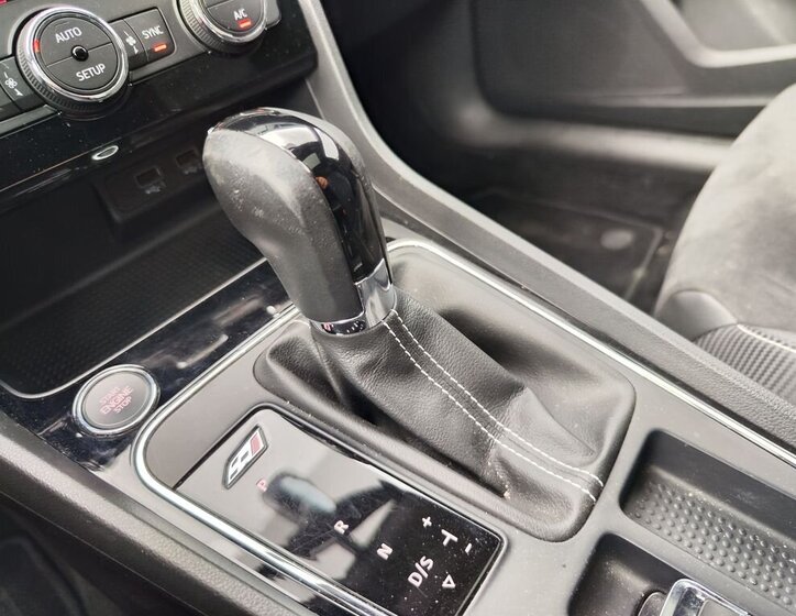 Seat Leon Hatchback 2,0 l 221 kw