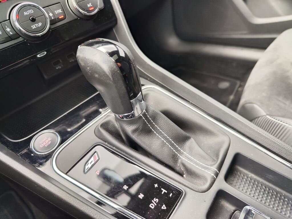 Seat Leon Hatchback 2,0 l 221 kw