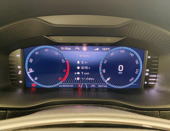 Škoda Karoq SUV / Terénní 1,5 l 110 kw