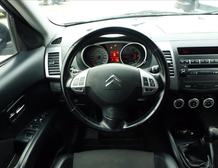 Citroën C-Crosser SUV / Terénní 2,2 l 115 kw