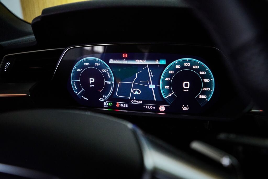 Audi e-tron SUV / Terénní 0,0 300 kw