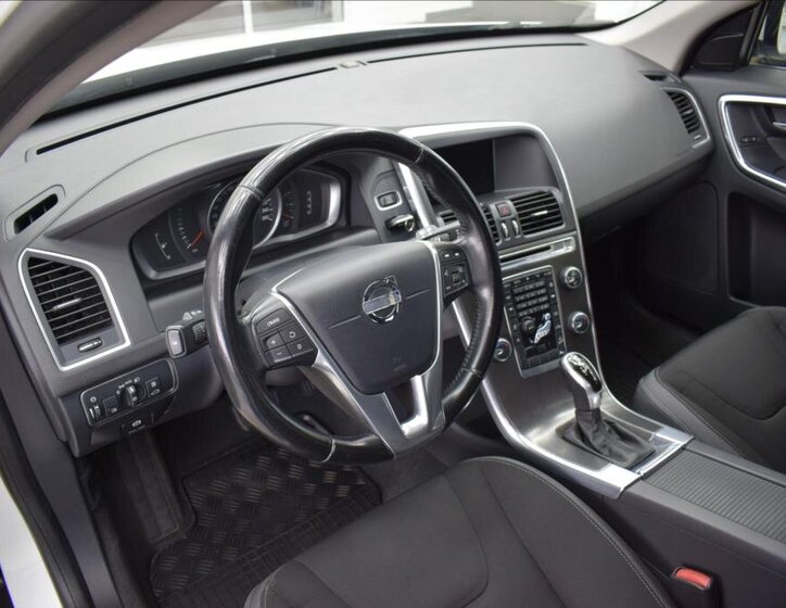 Volvo XC60 SUV 2,4 l 133 kw