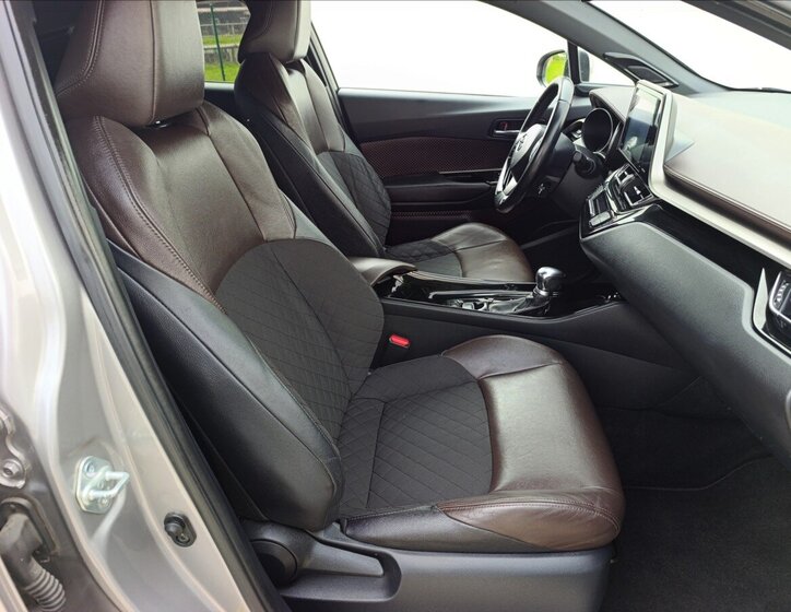 Toyota C-HR Hatchback 1,8 l 72 kw