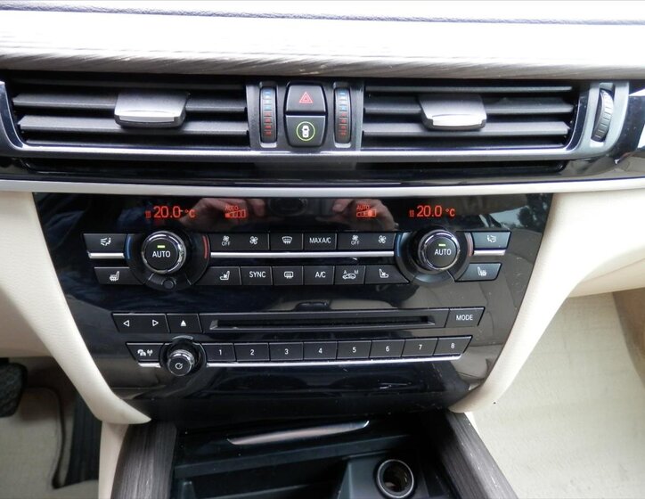 BMW X5 Kombi 3,0 l 190 kw