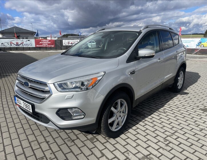 Ford Kuga SUV / Terénní 1,5 l 110 kw