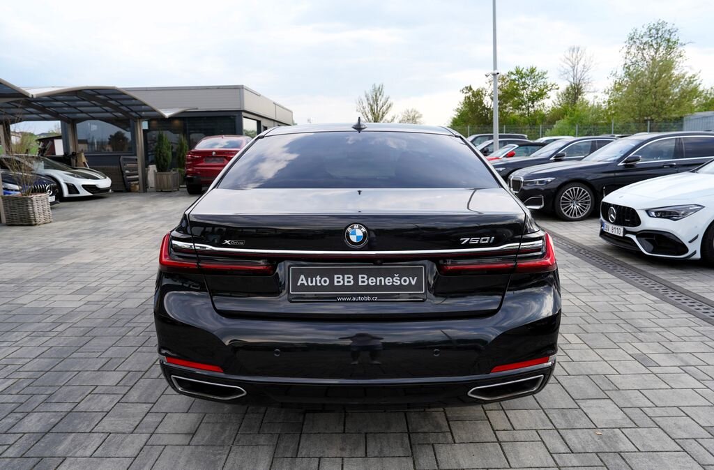BMW Řada 7 Sedan / Limuzína 4,4 l 390 kw