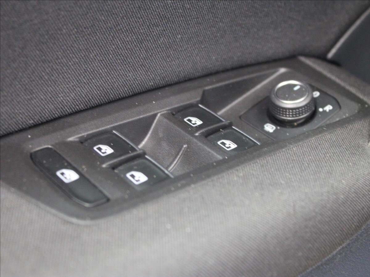 Volkswagen Touran MPV 1,2 l 81 kw