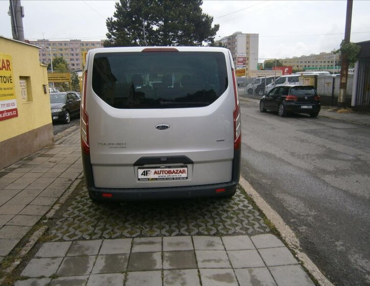 Ford Tourneo Custom Kombi 2,2 l 114 kw