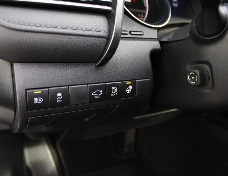 Toyota Camry Sedan / Limuzína 2,5 l 131 kw