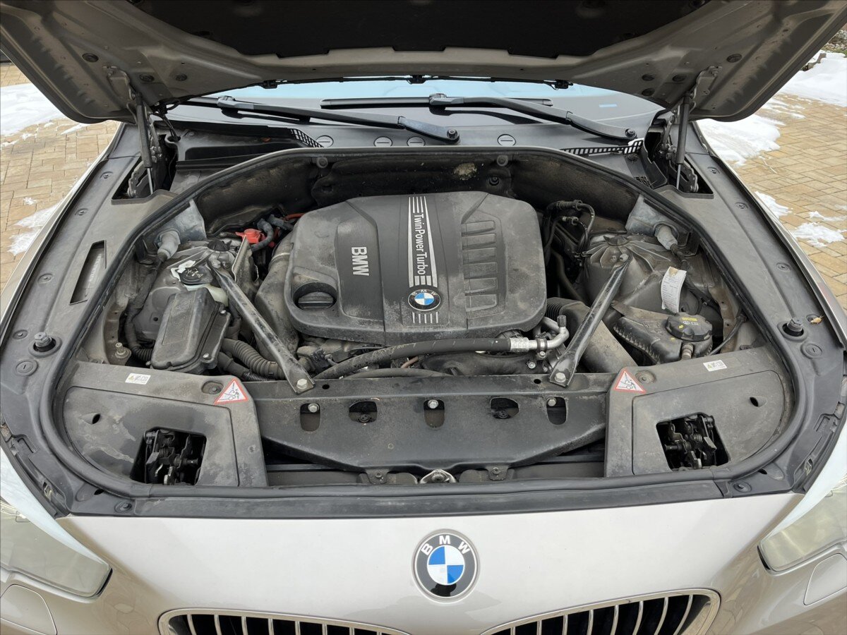 BMW Řada 5 Sedan 3,0 l 190 kw