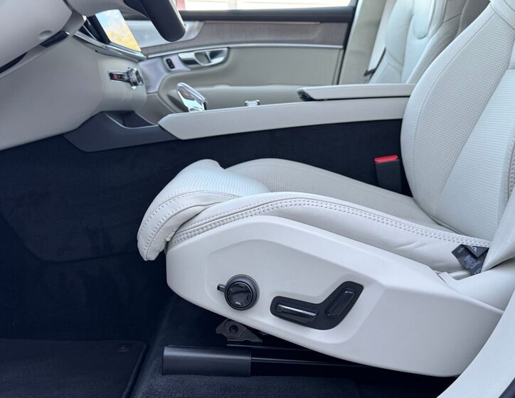 Volvo XC90 SUV / Terénní 2,0 l 184 kw