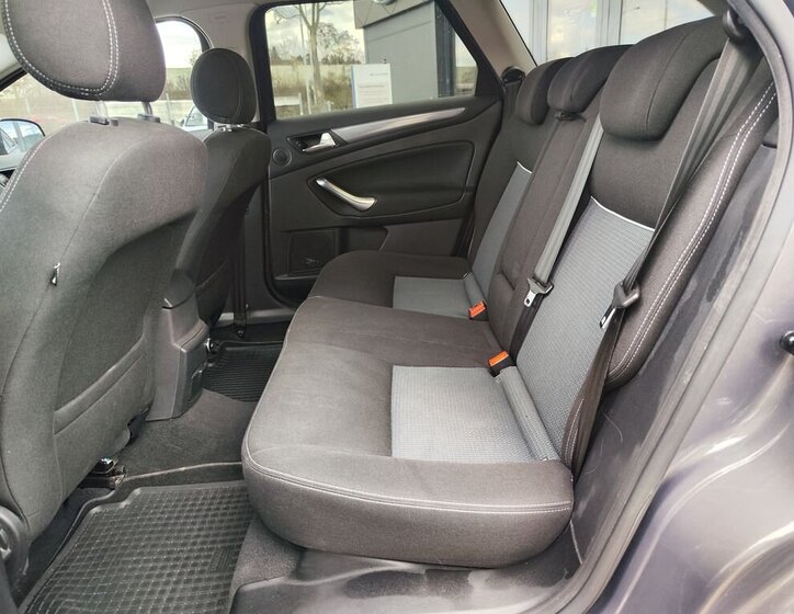 Ford Mondeo Kombi 1,6 l 118 kw