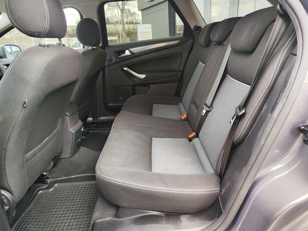 Ford Mondeo Kombi 1,6 l 118 kw